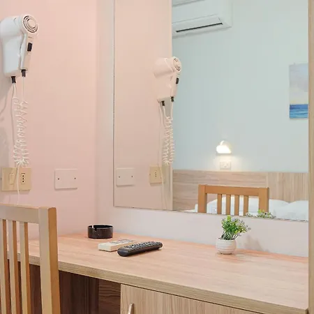 Blue Ribbon Hotel 2*